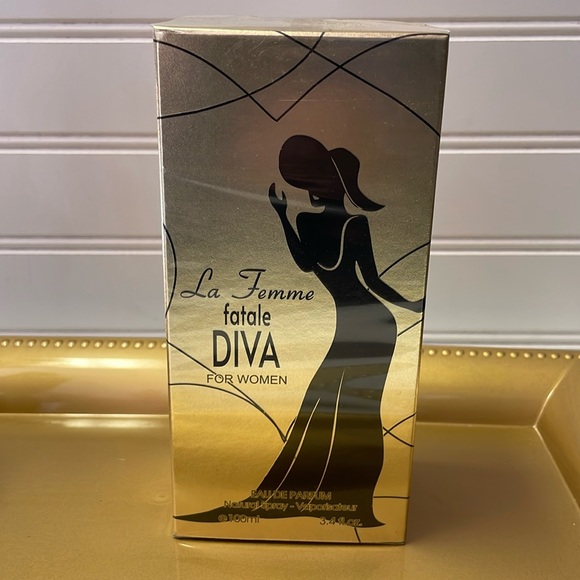 La Femme Fatale Diva For Women- 3.4 fl ounce Bottle - Picture 3 of 8